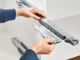 Tip-On Blumotion Movento