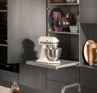 Udtrækshylde med lås